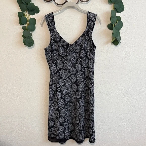 American Vintage | Dresses | Vintage 9sy2k Black And White Groovy Flower  Print Midi Dress | Poshmark